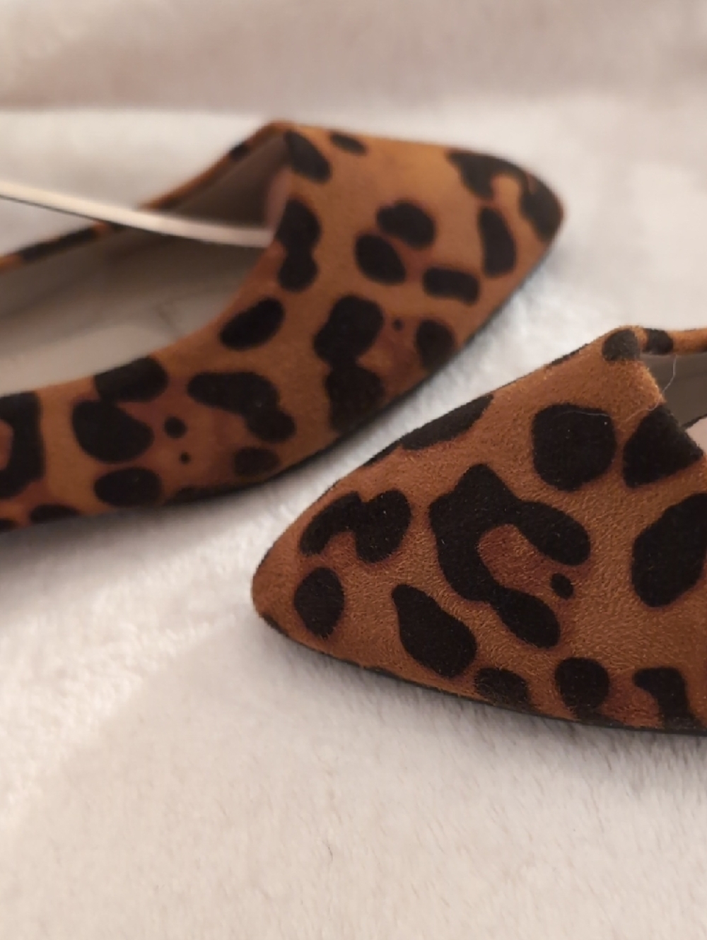Leopard Print Pointed Toe Flats - Women's Size 7 - Picture 7 of 11